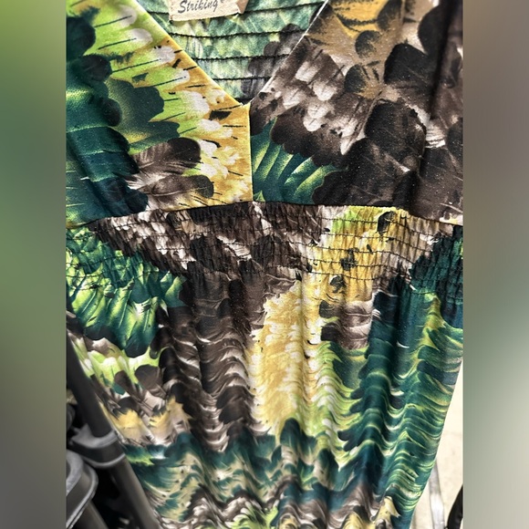 Ladies Dress - Picture 5 of 7